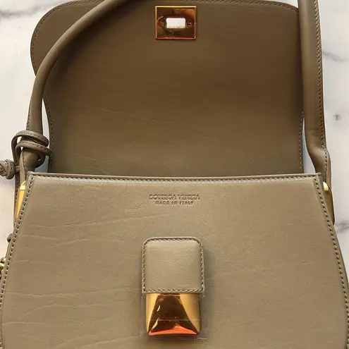 Bottega Veneta  Desiree Crossbody Bag in Taupe Leather w/Dust Bag #R00197211S