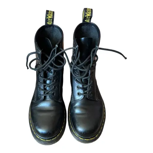 Dr. Martens  1460 Smooth Leather Lace Up Boots Black Ladies size 6