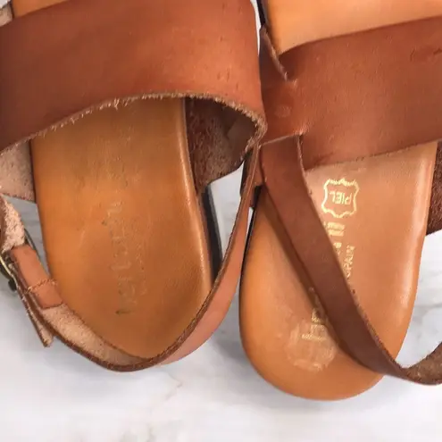 Bertucci ladies leather strap small wedge sandal shoes size 9.5