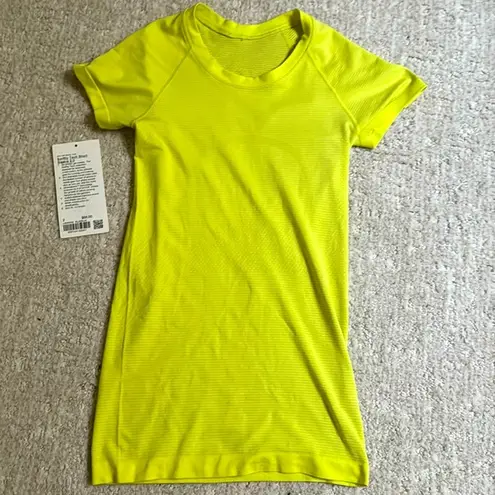 Lululemon Swiftly Tech short sleeve 2.0 size 2