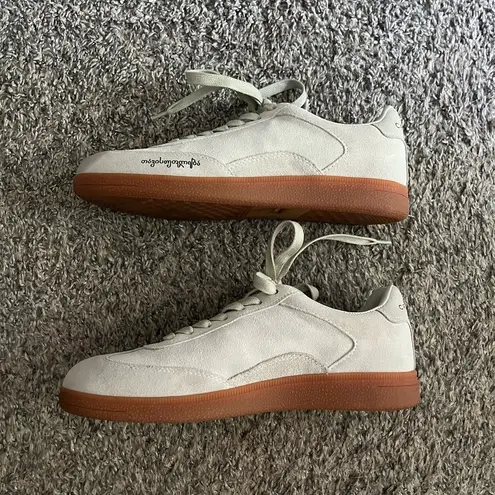 Never Worn (But to Try On) CROSTY White Suede Sneakers Womens 8.5