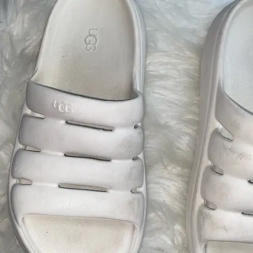 UGG  White Sandals Minimalist Design