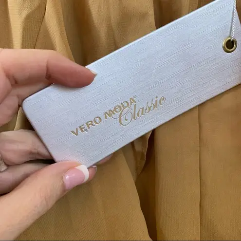 VERO MODA Classic Cropped Gold Blazer