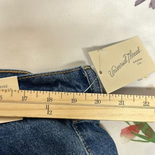 Universal Threads Universal Thread Blue Straight Leg Jeans Classic Style 90s Style