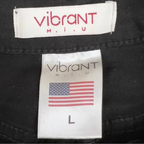 Vibrant Miu Large Distressed Raw Hem Shorts w/Holes can See Skin Has Pockets