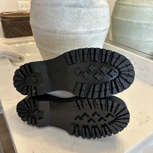 Dr. Martens  2976 Quad Platform Chelsea Boot in White Size US 9