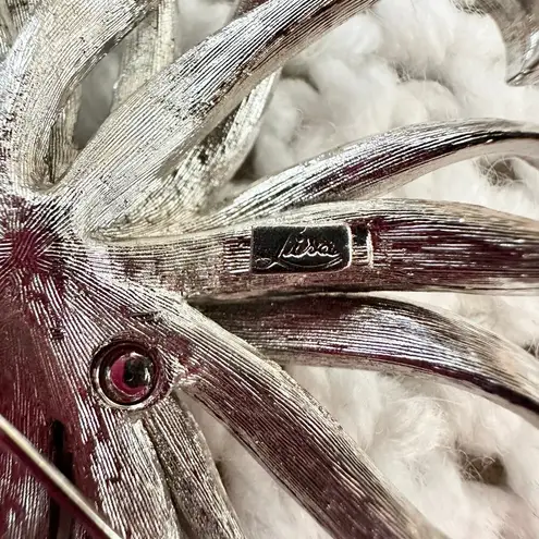 Vintage Lisa Jewels Co. Brushed Silver Tone Dahlia Flower Brooch Pin 2.5" to 3"