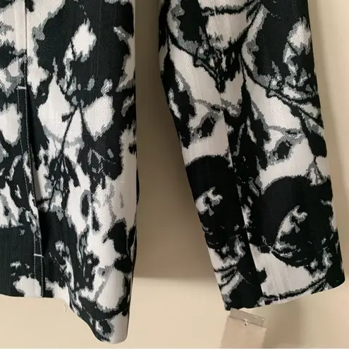 Laura Ashley NWT Palm Beach Black & White Floral Blazer Size M