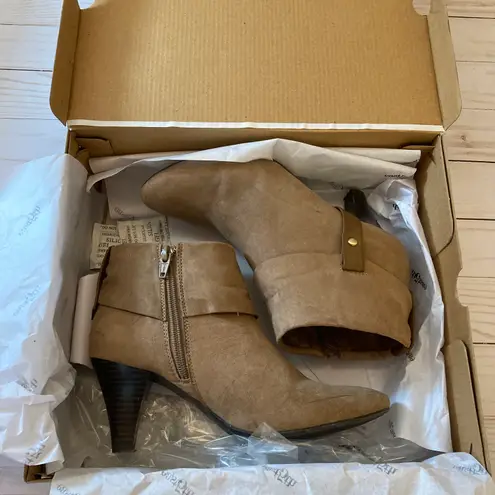 East 5th Heeled Ankle Taupe Brown Almond Toed Booties Sz 7