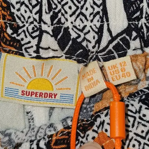 Superdry NWT  Womens White Floral Hawaiian Print Beach‎ Shorts 8