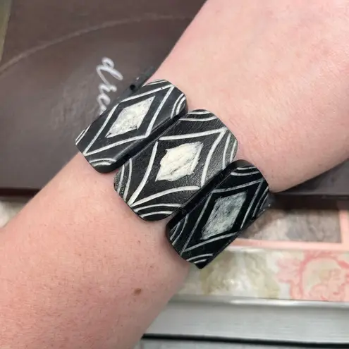 Vintage 70s Black & White Geometric Wood Stretch Bracelet | Boho Statement