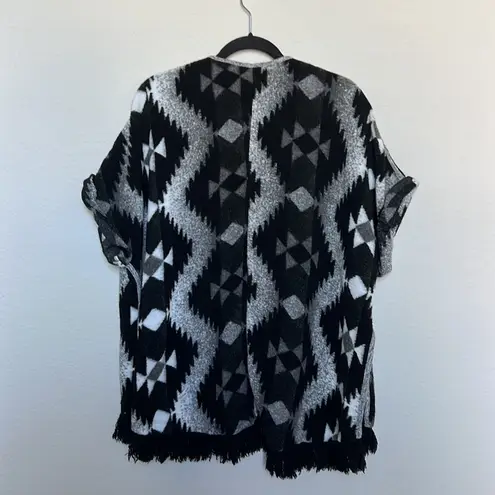 American Eagle  Aztec Black & Grey Geometric Print Poncho