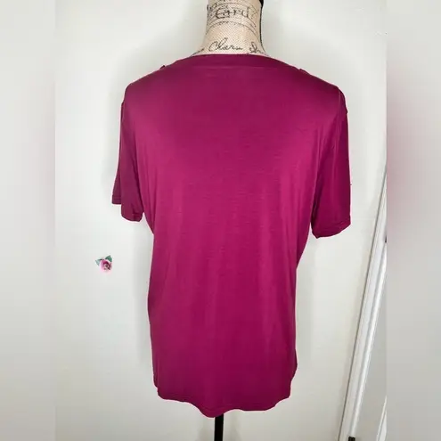 Maroon Short Sleeve T Shirt with Golden Pineapple on Front Size XL Red