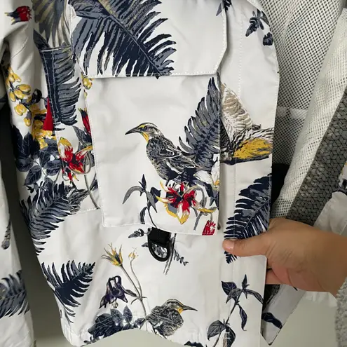 Columbia Sportswear Company Women's Field Creek Fraser Cropped Shell Jacket Med. White