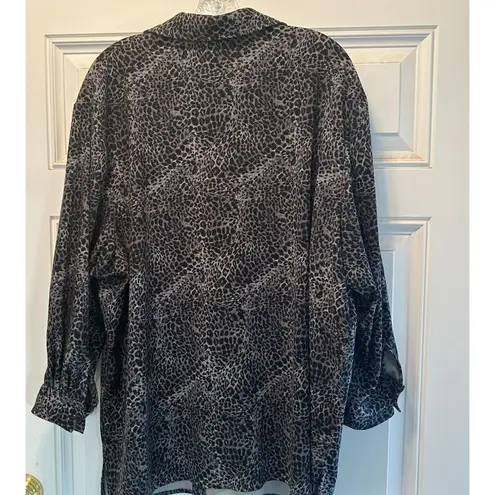 Jennifer Moore JM Collection By Womens Black & Gray Animal Print Button-Up Blous