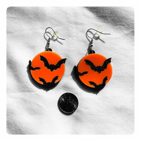 The Pulp Girls β
NWT Custom made Halloween Sparkling Bat Earrings - Orange/Black β