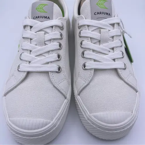 Cariuma unisex oca low off white canvas sneakers Size 6.5Women 5Mens