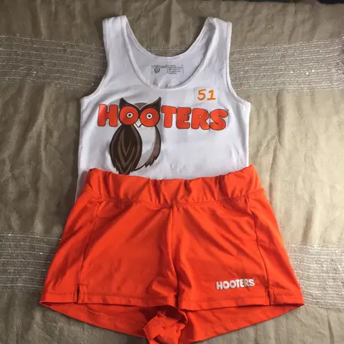 Hooters Bin 26 #51 Girl Worn Sexy Tank & Shorts XSmall & New Blank Name Tag