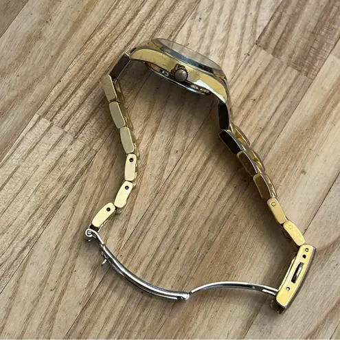 Timex Ladies Watch Indiglo Pearlescent Dial Gold Tone Bracelet Date Window