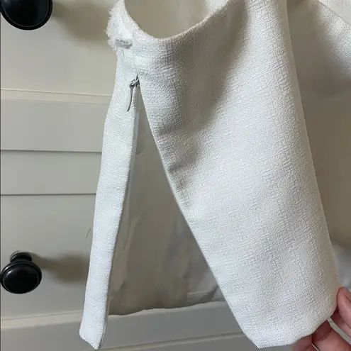 Lucy Paris Women’s White Textured Cropped Tank Top w/ Frayed Hem - Size Large