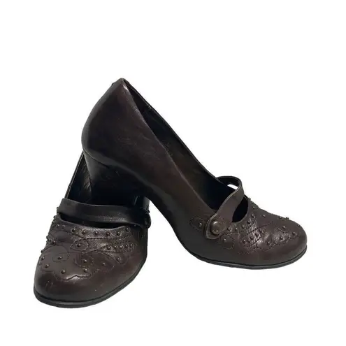 BORN Crown Women’s Block Heels Hand Crafted Brown Leather Studded Strap Size 8 Brown