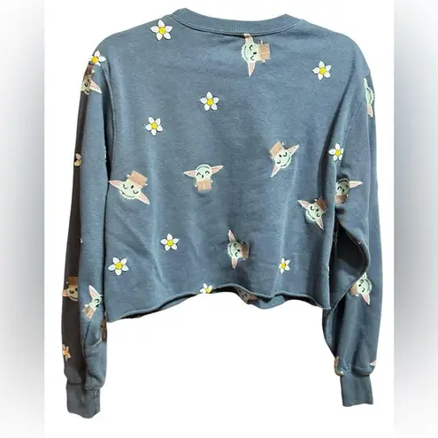 Star Wars Grogu Baby Yoda Cropped Sweatshirt Daisy Print Cozy Cute Blue Top M