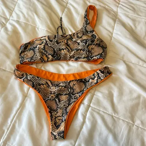 Cupshe Reversible swimsuit!