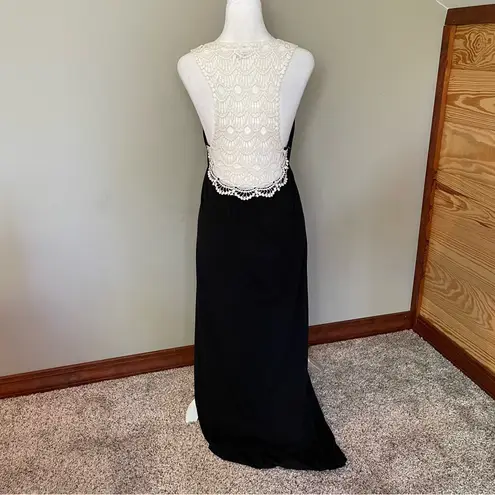 Allison Brittney Black White Lace Crochet Back V-Neck Maxi Dress Small