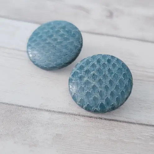 Vintage Clip On Earrings Blue Teal Scale Like Design Circle