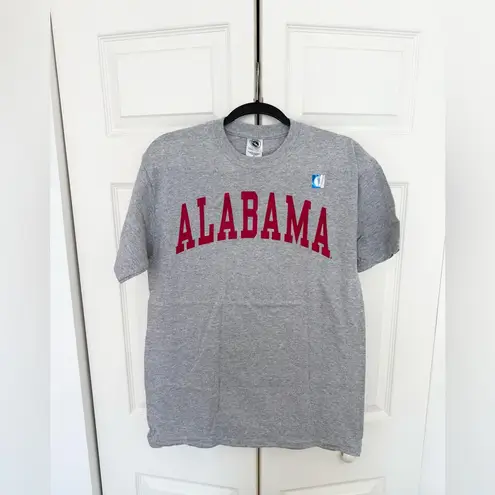 New Agenda NWOT University of Alabama Gray and Red T-Shirt Collegiate University Letters
