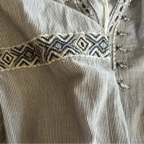 Westport Top XL Blue White Peasant Boho 3/4 Sleeve Embroidery Aztec Design