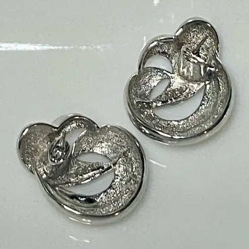Vintage 70s/80s P.E.P. Erwin Pearl Signed Silvertone Swirl Pierced Earrings Silver