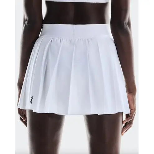 ON Cloud Court Skirt Pleated in White Size X