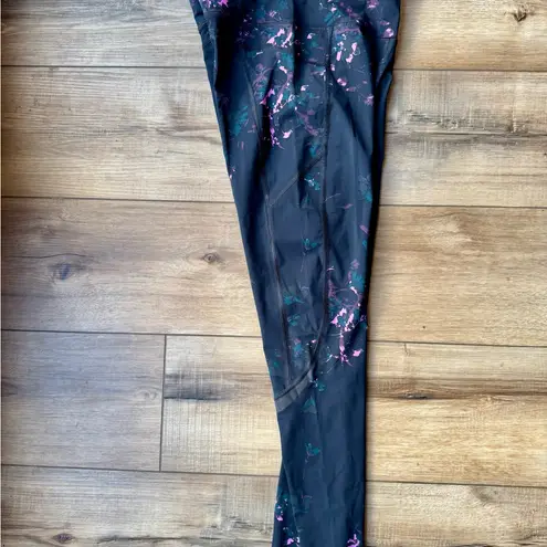 Sweaty Betty Zero Gravity Leggings | XS | Like New | Subtle Floral | Black