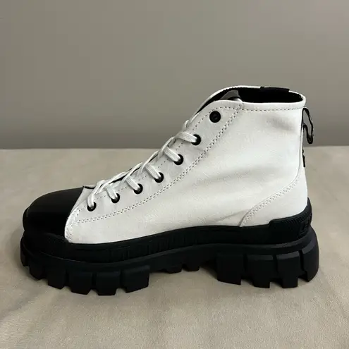 Palladium 🔥 Revolt Hi TX Women’s Star White Platform Boots – NWT 🔥 Size 9