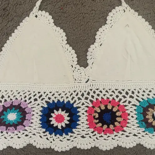 Arizona Jeans Arizona white flower crochet crop top size large