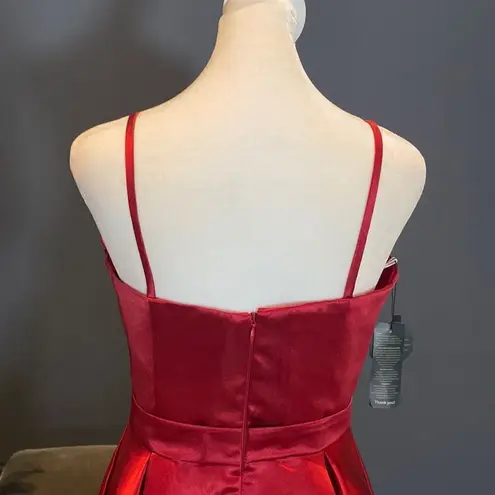 Women’s Short Red Satin Prom Party Homecoming Dress Zip Up Back Size 2 NWT