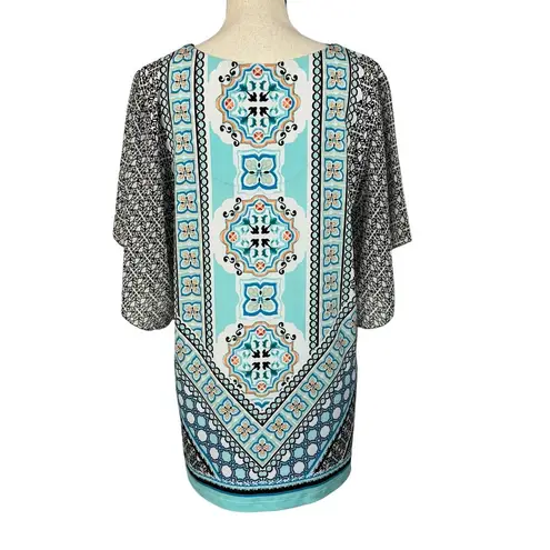 JM Collection Large Top Floral Stretch Keyhole Neck Flutter Sleeves Rhinestones