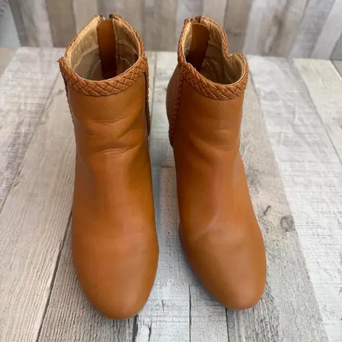 *Carson Stylish Tan Wedge Ankle Boots Women's size 9 Chic Stylish Casual Brown