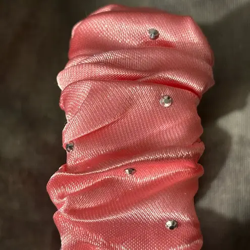 NWOT Coral pink studded scrunchie keychain