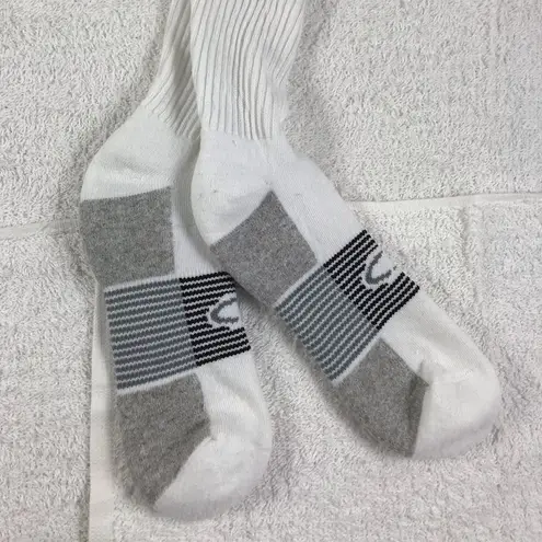 2 pairs of mid calf athlete socks