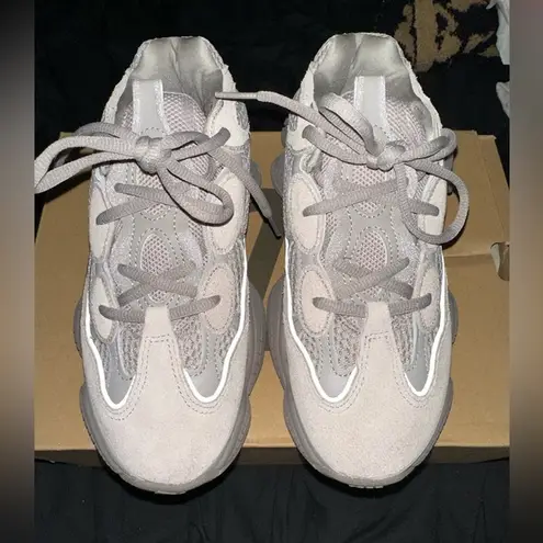 Yeezy 500 Ash Gray Sz. 5.5 Men 6 Women