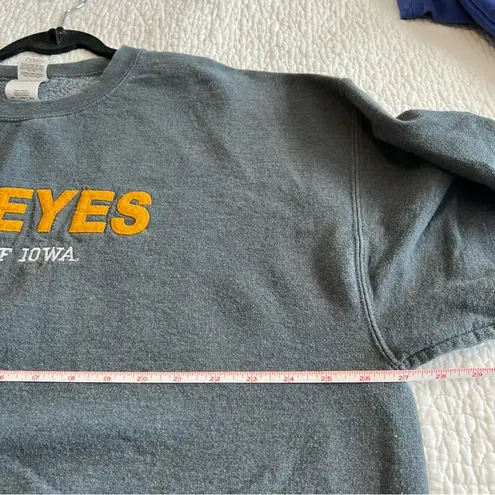 Gildan  Iowa Hawkeyes Gray Crewneck Sweatshirt 2XL