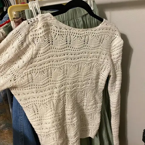 it's our time Crochet Knit V Neck Long Sleeve Cropped Cinch Detail Top Sweater M