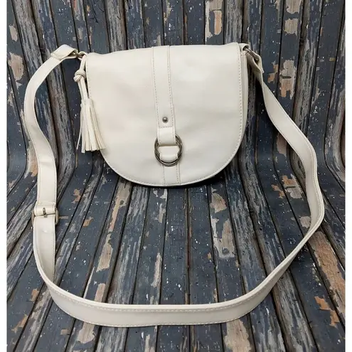 White Avon Signature Collection Vegan Leather Crossbody Purse Adjustable MINT
