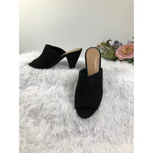 Cest. 1946 Women’s Black Suede Mule Sandals Cone Heel 3” Size 7 Peep Toe Slip on