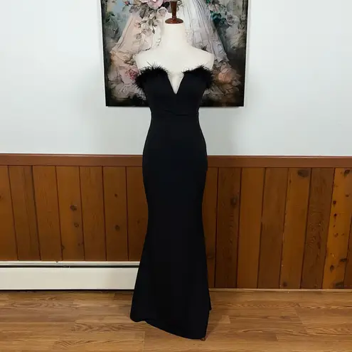 Elegant Lulu’s Extraordinary Glam Feather Trim Evening/Prom Gown! Black Size XS