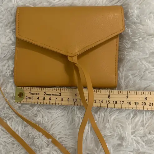 Glass Ladder Co Yellow Leather Crossbody Bag Tech Organizer NWT but FLAWED