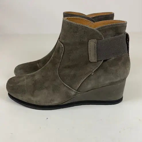 Earthies Beaumont Dusty grey suede ankle boots Size 8B A5 Gray