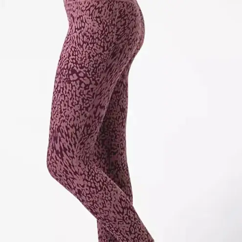 Athleta  Salutation Stash Pocket II Printed 7/8 Tight Womens Pink Cheetah Legging